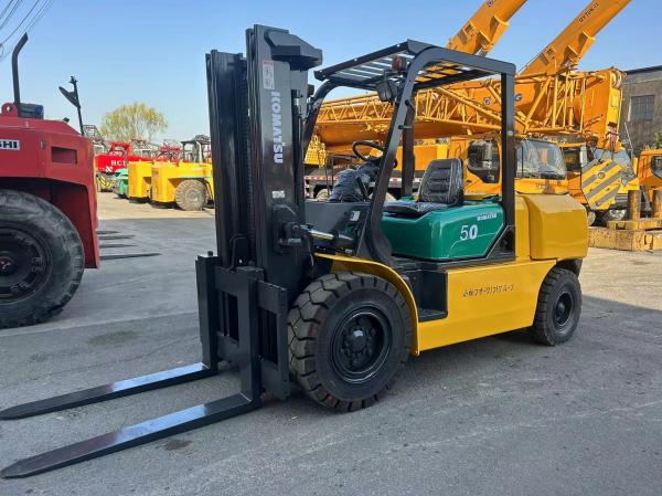 Secondhand Komatsu 50 Forklift 5 Tons 3 Meters Diesel Lifting Machine For Lifting