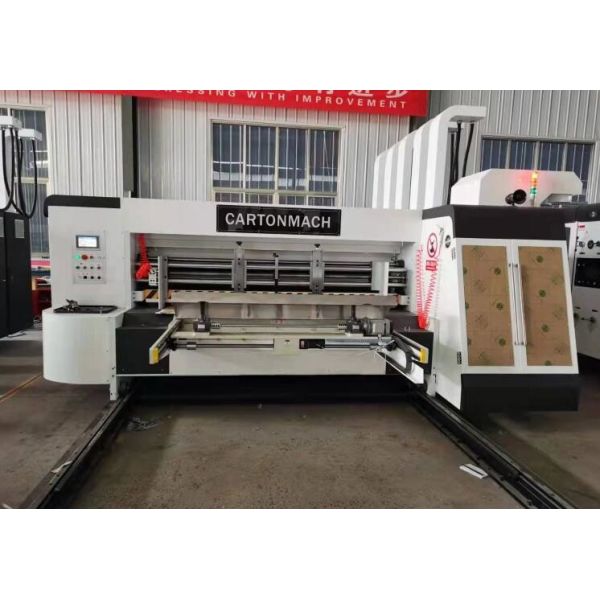 Картонная коробка пиццы пакуя делая отрезок плашки принтера машины компьютеризировала