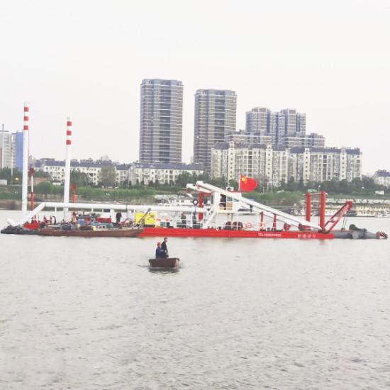 4000 Cubic Meters Per Hour Water Flow Suction Dredger Ship For Heavy Duty Dredging