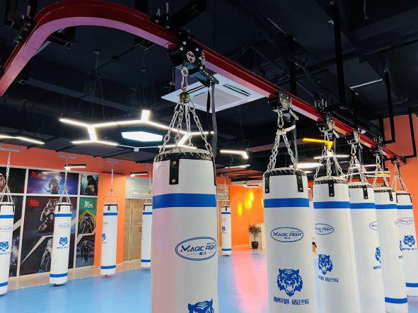 Wrecking Ball Punching Bag Punch Hole Plastic Bag Boxing Heavy Bag Hanger