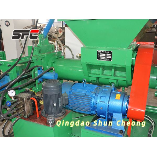 High Performance Rubber Extruder Machine with Force Feeding Screw Strainer and PLC Control System