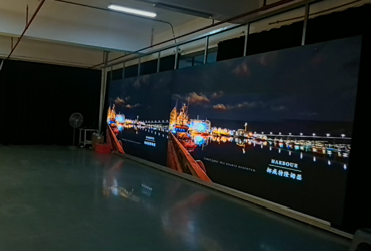 TBC HighBright Dual LED Video Wall – 1000Nits High Brightness Double-Sided Display with 3840Hz Refresh Rate for Semi-Outdoor Use