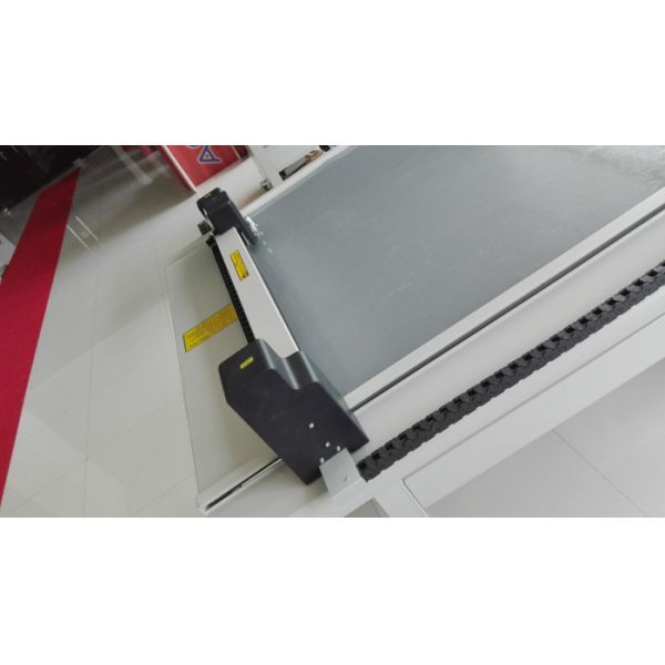 GD Series Fabric Sample Cutting Machine Garment Pattern For Cloth Industry