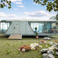 Une maison capsule mobile de luxe moderne, un conteneur préfabriqué de 40 pieds, avec un design chinois.