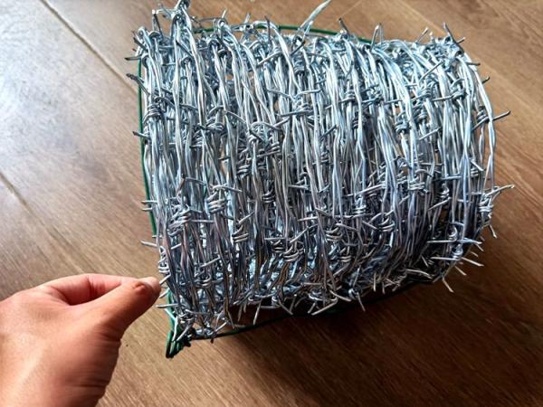 Outdoor 16x16 Steel Barbed Fencing Wire High Corrosion Resistance