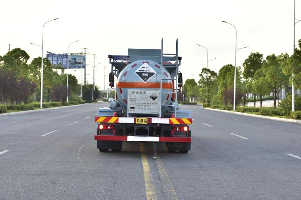 Nitric Acid Chemical Transportation Truck Manual Transmission 6*2 Pure Aluminum Tank Truck
