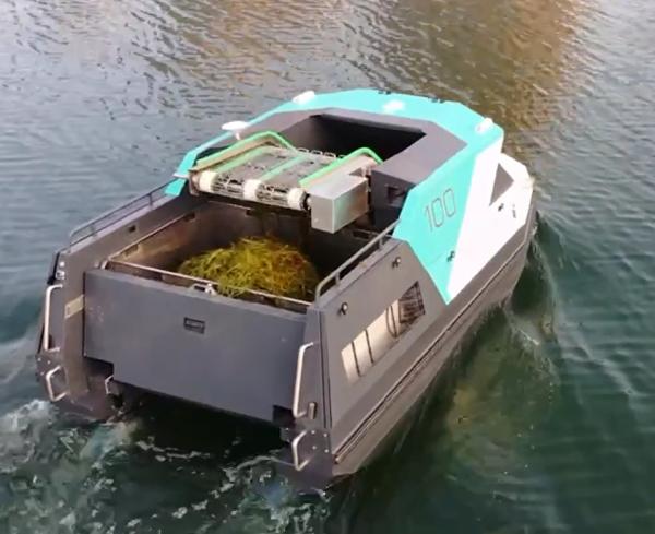 Autonomous Urban Pond Maintenance Boat Weed Harvesting Machine USV
