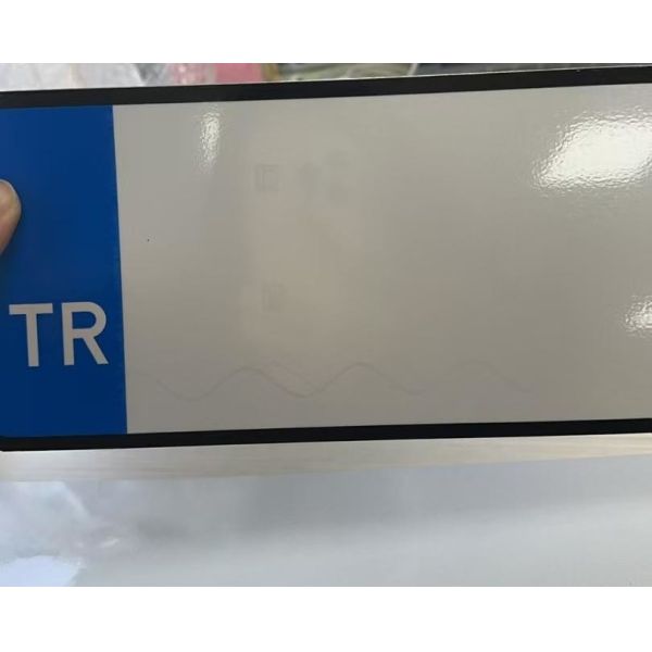 Hoja reflectiva amarilla en relieve Placa de matrícula del vehículo Frontera Negra