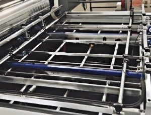 JIGUO Automatic Window Patching Machine Universal Type For Packaging Boxes