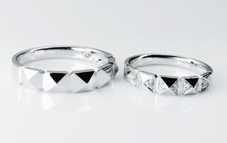 Crushed Diamonds18K Gold Couple Rings