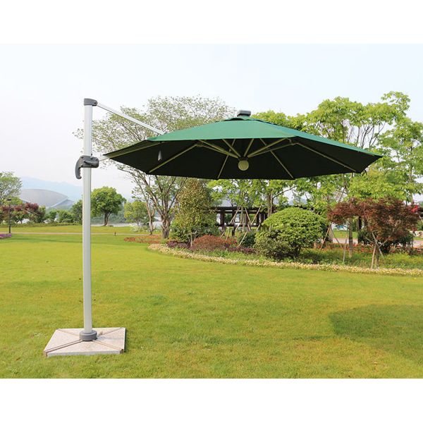 Polyester Fabric Garden Furniture Round Single Top Umbrella with Lamp Light and Logo
