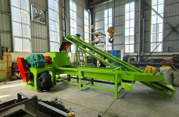 A linha de reciclagem de pneus semiautomática transforma os pneus em pó de borracha de malha 0-200