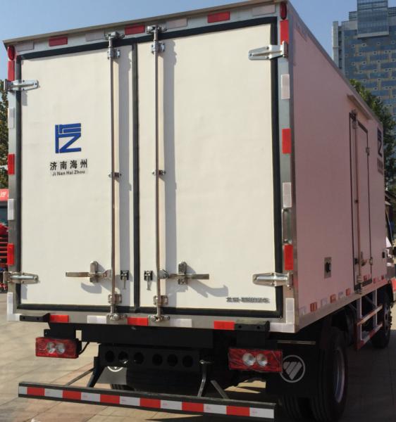 FOTON small refrigerated box trucks 4X2 fiberglass panel for fresh food transport