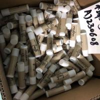 La SPF en bon état organique adulte 15 de riches d'humidité de baume à lèvres protège des lèvres contre des rayons d'UVA UVB