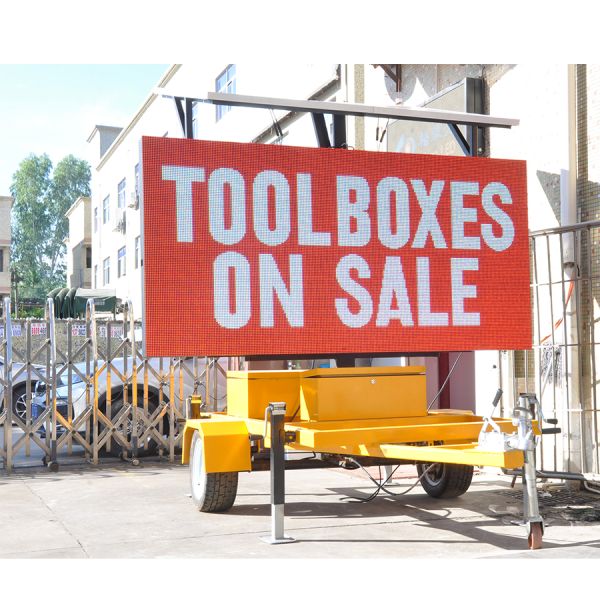 Наружный дорожный трафик VMS светодиодный доска сообщений Экран Макс 550w с прицепом 2560x1280 мм