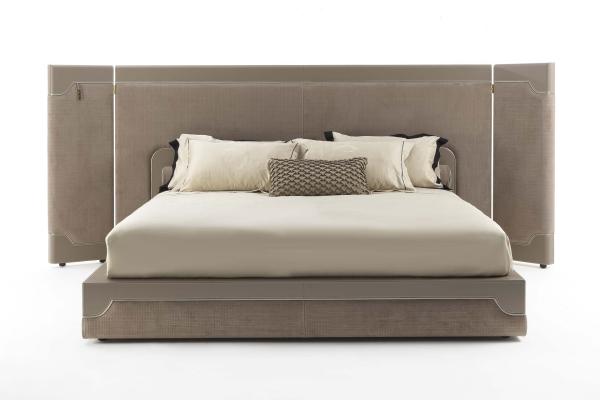 3.2x2.2m Luxury Italian Bedroom Sets , Matted Leather Modern King Size Platform Bedroom Sets