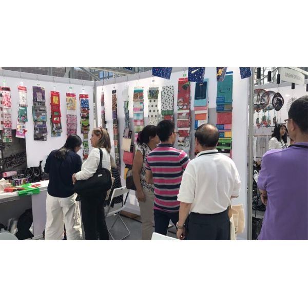 Wholesale Waterproof PEVA Shower curtain Disposable Bathroom Curtain