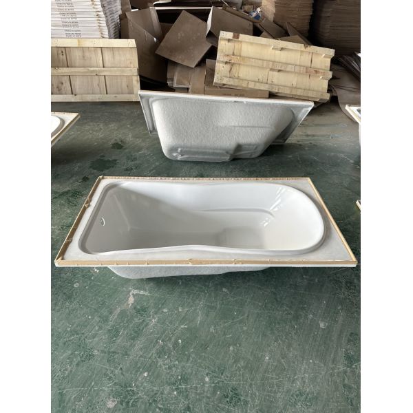 Hand Control Indoor Tub with Acrylic Bathtub Center Waste Hole Design and Function