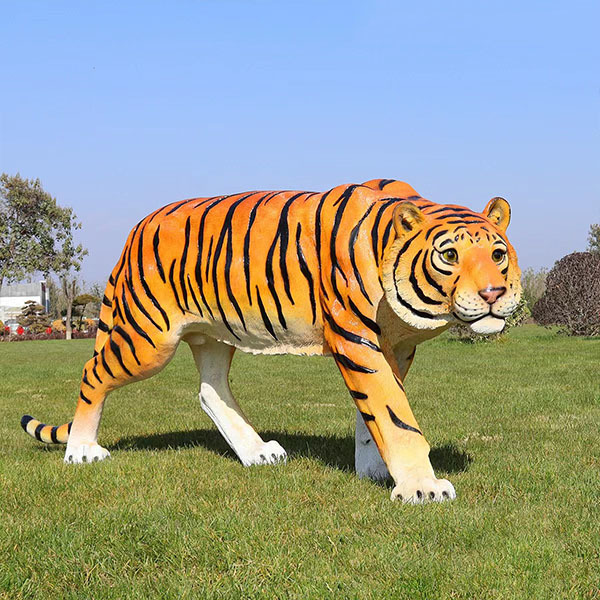 Outdoor Display Life Size Bengal Tiger Fiberglass Statue with Marine-Grade Fiberglass Construction