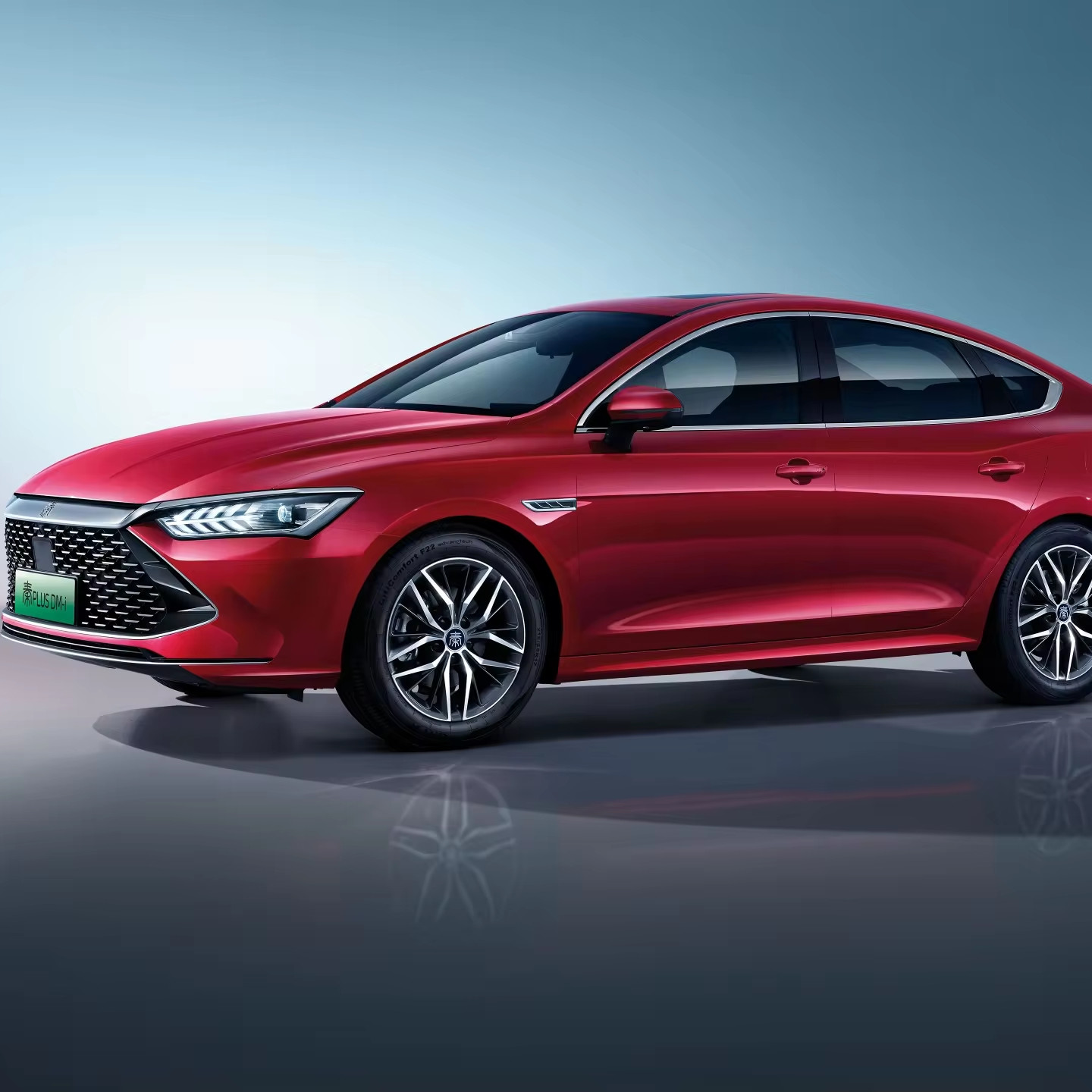 Электрическое топливо BYD Qin Plus Dm-i 120 км гибридный седан с максимальной мощностью 100-150 л.с.