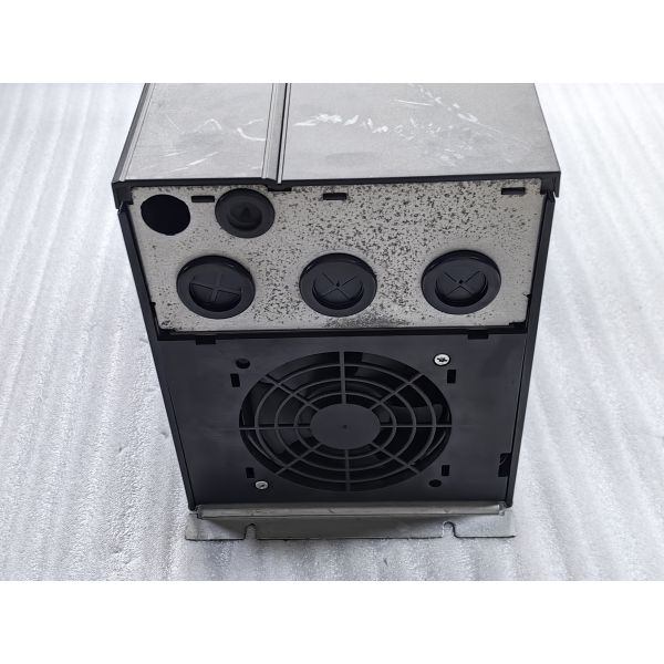 Highly Efficient VLT2882 VFD Danfoss Inverter 11kW-18.5kW 380V Danfoss VSD for Fan Water Pump Conveyor Belt