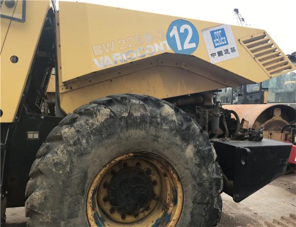 Excellent performance cheap used bobmag bw225 bw213 bw217 road roller for sale/ low price bomag compactor