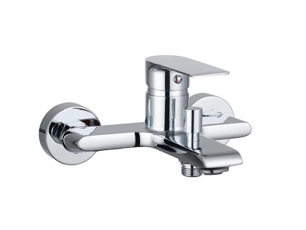 Banho de alavanca única ou misturador de chuveiro banheiro torneira de cobre cromado água fria e quente projetado OEM moderno