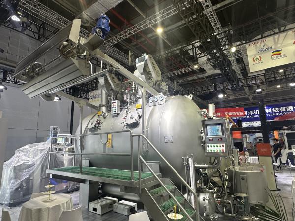 Outside Blower Hthp Yarn Dyeing Machine High Efficiency With Full Automatic Control System