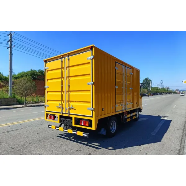 Sinotruk HOWO 4X2 Multi-Functional Repair and Maintenance Vehicle , Small Repair Vehicle , 800kg Electric Crane + 3500W Inverter