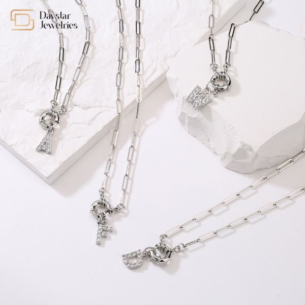 Покрытая золотом цепь связи Paperclip SS ожерелья начального письма диаманта привесная