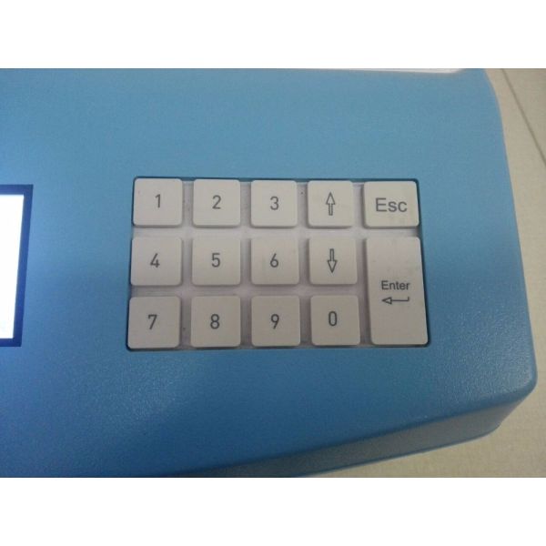 Varredor automático exato do líquido da garrafa