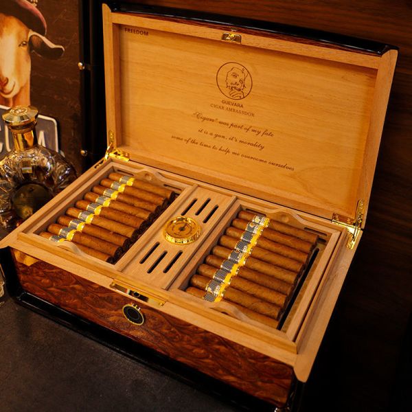 Luxury Cigar Box Piano Lacquer Wood Cedar Cigar Gift Box