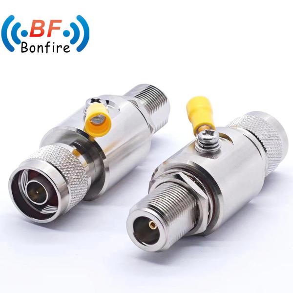 UHF Feminino para UHF Feminino Parede Conector coaxial Protector de sobretensão para vermelho IP65 interior/exterior