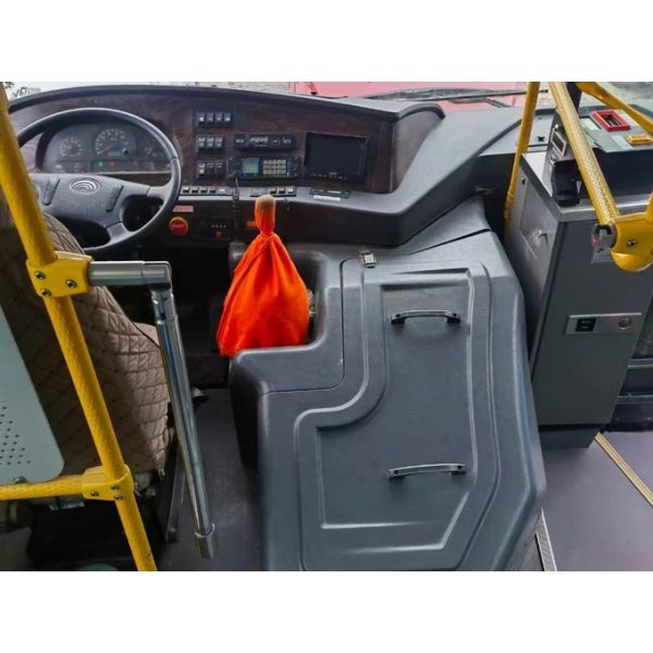 Автобус Продается Подержанный городской автобус СНГ двигатель 31/81 Сидячие места 11,5 метров Длинный автобус Youngtong