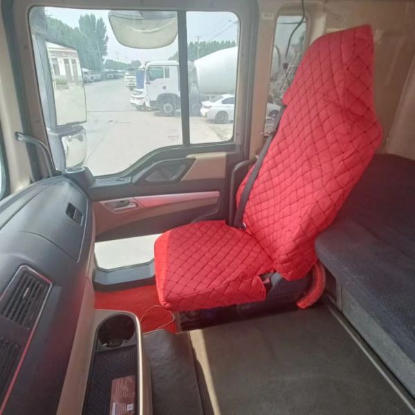Customized Request Sinotruk 8m3 Diesel Concrete Mixer Truck with Hydraulic Steering
