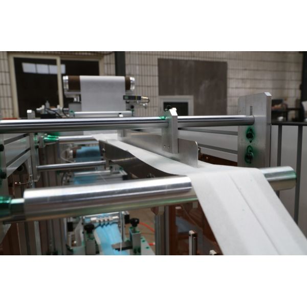 200-300pcs/min High Speed Face Mask Machine With Wide Elastic Ear Band