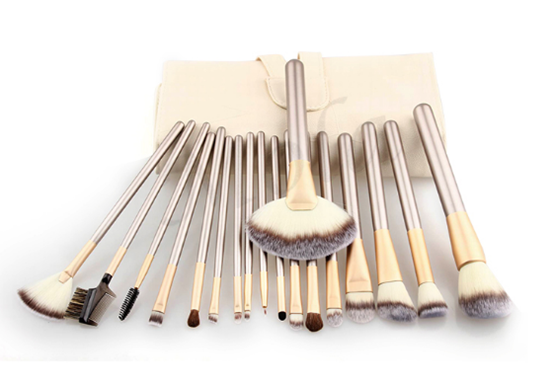 Essential 18pcs Goat Hair Makeup Brush Set Wood Handle Aluminum Ferrule