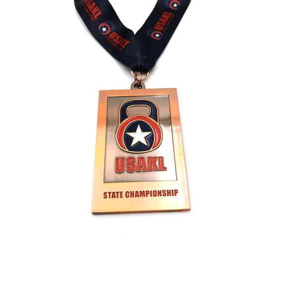 Mud Run Marathon Running Supply Bag T-shirt Head Band Towel Finisher Medals