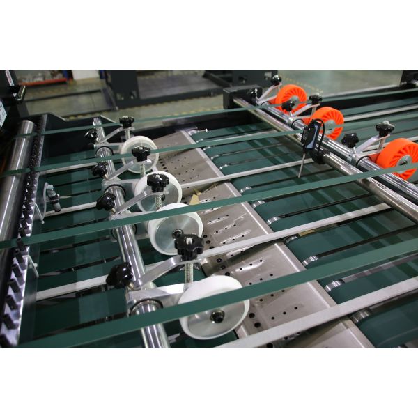 CHM 1400 Paper Roll Sheeter Cutting Machine Single Rotary Knife Paper Sheeter Machine