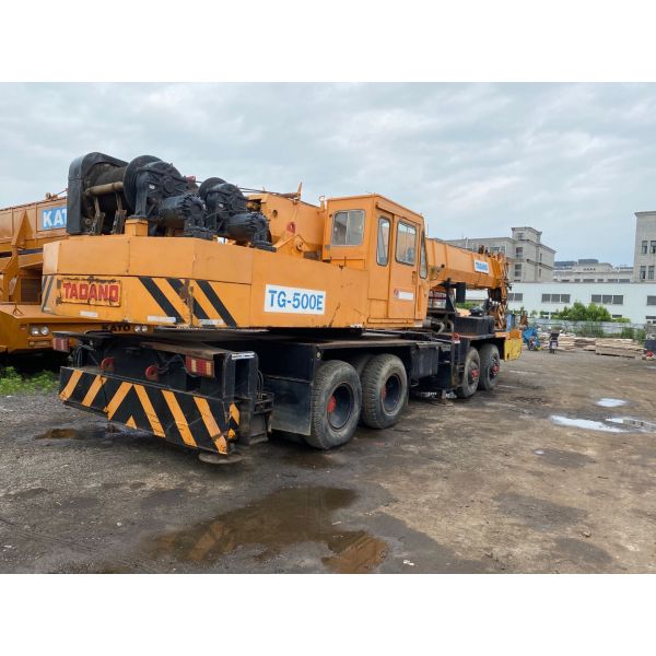 Shanghai TADANO 50T Truck Crane with Original Color and Low Working Hours 0-2000