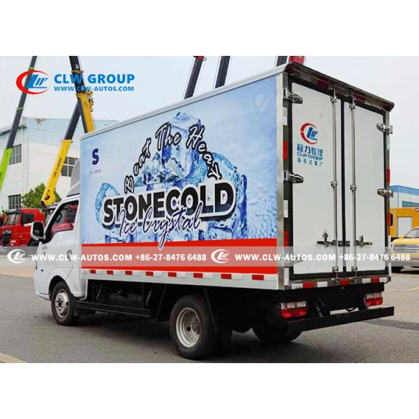 Dongfeng Mini 6 CBM Freshgoods Refrigerated Box Truck Insulation Trucks