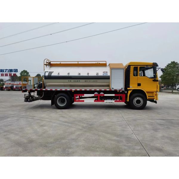 China Dongfeng 6ton Asphalt Distributor 4x2 Asphalt Distributor Truck for Sale