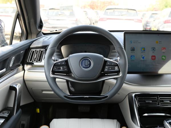 2022 Byd Tang EV 635km 4WD SUV emblemático 5 portas 7 assentos Carros de transmissão automática