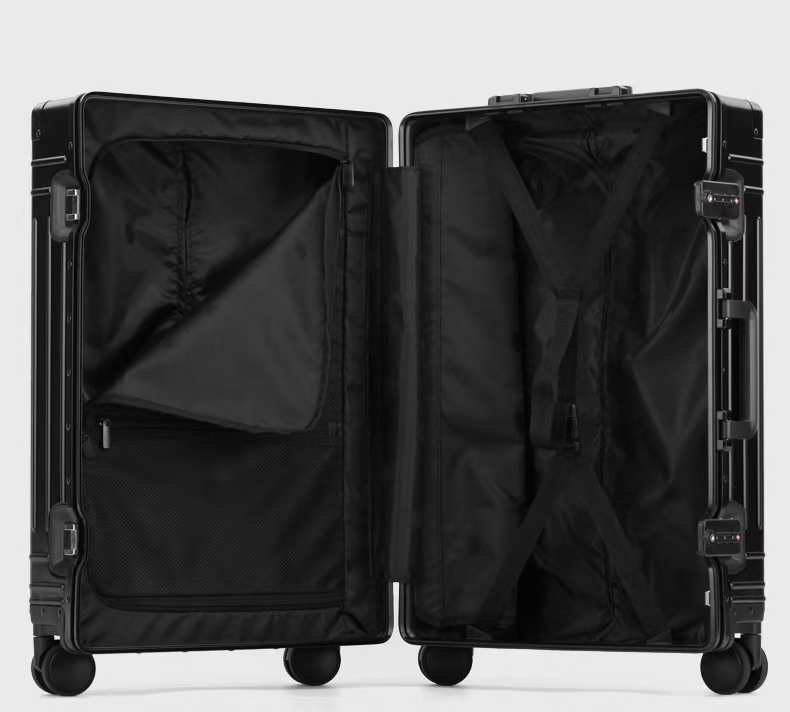 Soft Handle Four Wheel Suitcase Luxury 360 Degree Rotating Carry On Luggage Tsa Lock