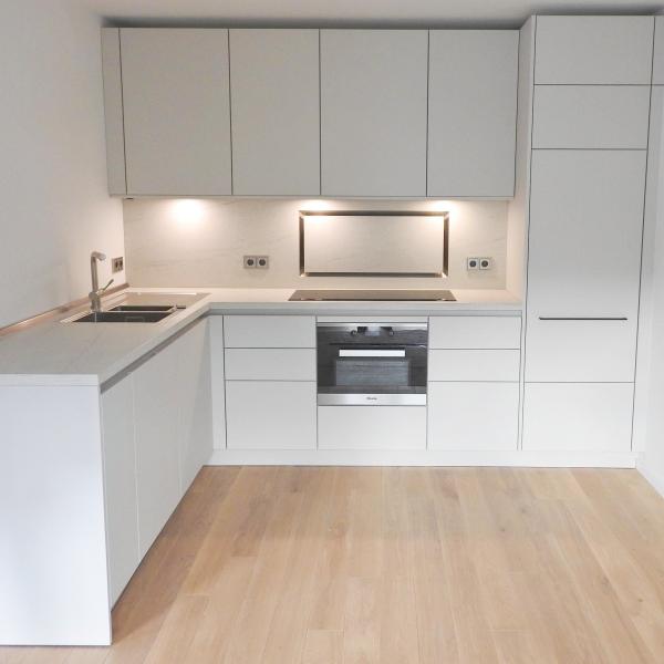 Floor To Ceiling Modern Matte White Lacquer Paint Kitchen Cabinet