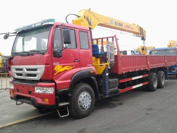 HOWO 6x4 10 Ton Folding Boom Truck Mounted Crane Engine 160hp - 290hp