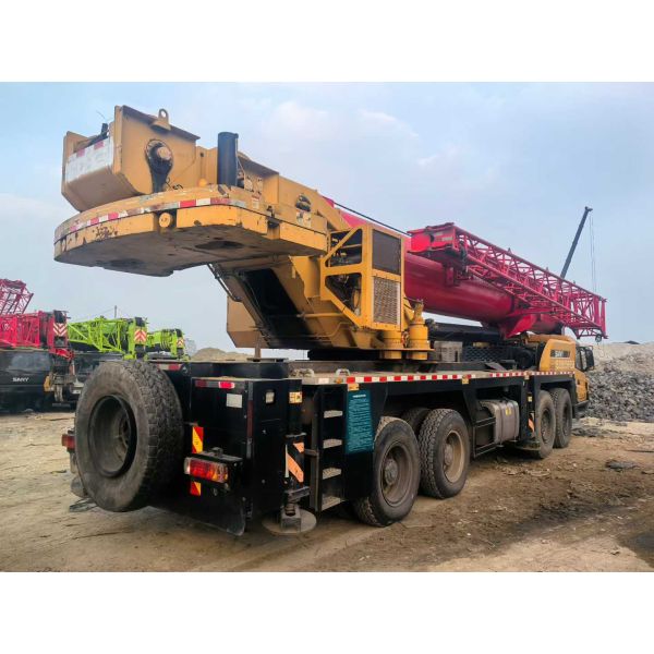 50m Main Boom Length ISUZU Truck Mounted Crane Including 23t Counterweight Ideal Solution for Heavy Material Transport