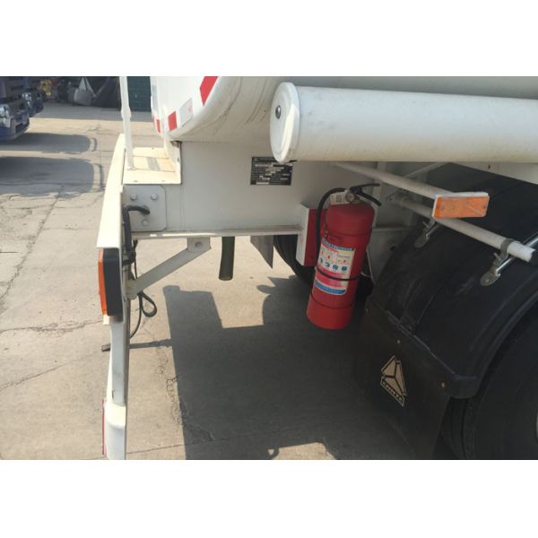 A7 Semi Trailer Truck 3 Axles Fuel Oil Delivery Truck With 50000L - 65000L Tank