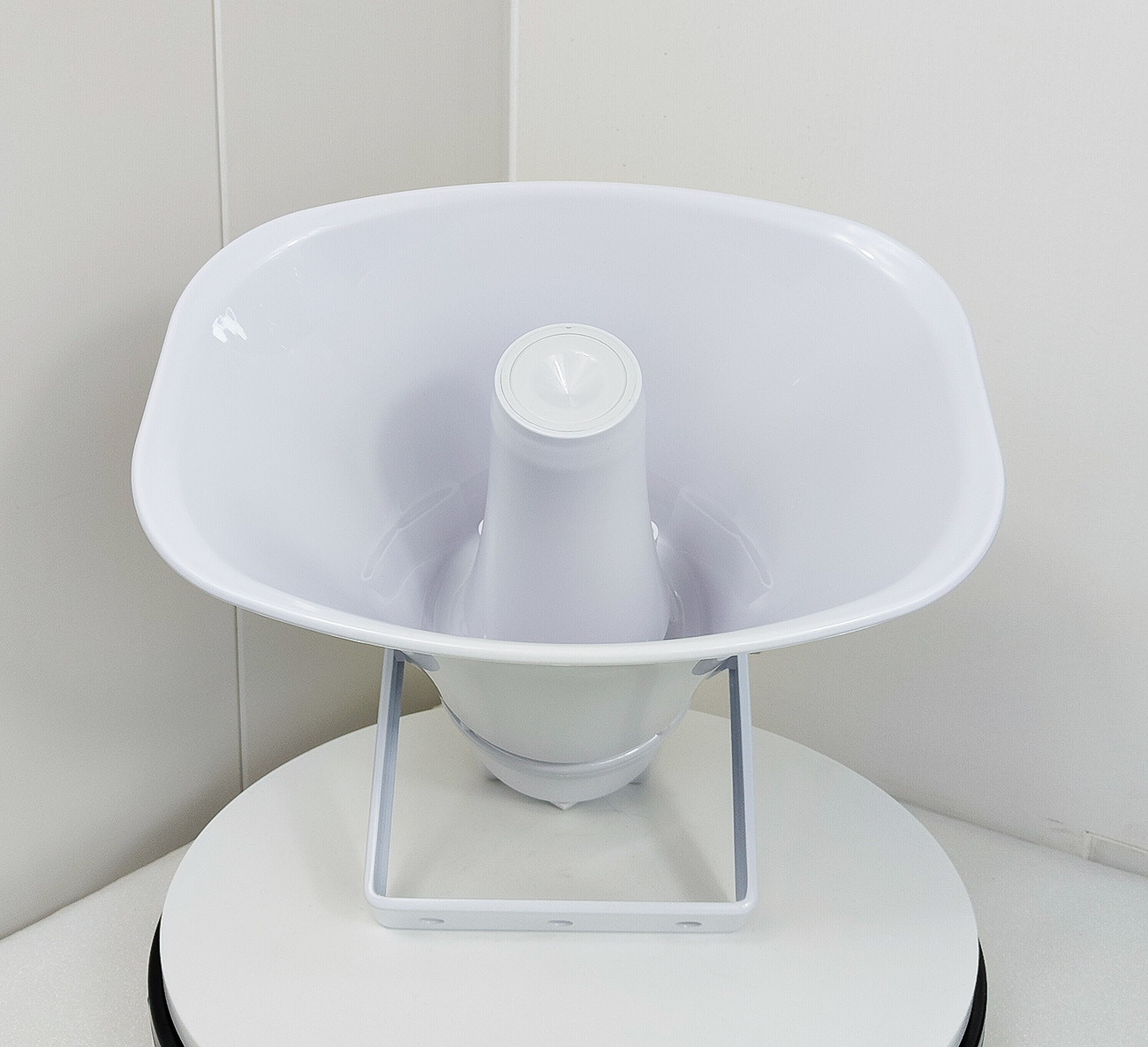 15W Outdoor Paging Speakers IP65 PA Sound 70V Paging Horn White