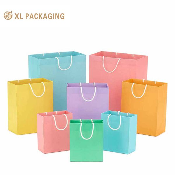 Large recyclable luxury custom logo paper shopping bags with twisted paper handles